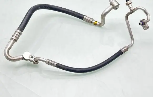 Opel Astra K Air conditioning (A/C) pipe/hose 39025945