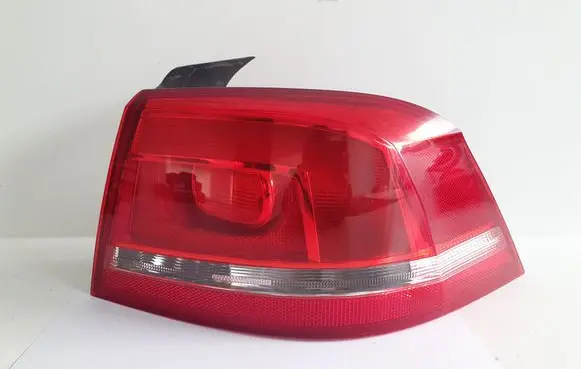 Volkswagen PASSAT B7 Rear/tail lights 3AE945096F