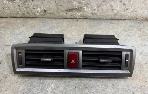 Subaru Outback (BS) Dash center air vent grill 66110AL00A