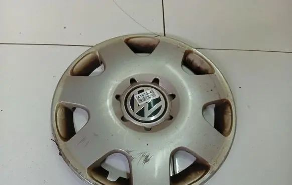 Volkswagen Polo IV 9N3 R15 wheel hub/cap/trim 6q0601147