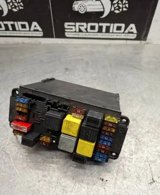 Mercedes-Benz C W203 Fuse box set 2035453001 5DK00848552