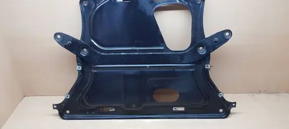BMW 4 F32 F33 Engine splash shield/under tray 6860952