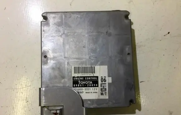 Toyota Previa (XR30, XR40) II Engine control unit/module 8966128890