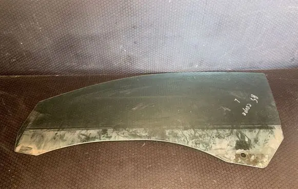 Audi A5 8T 8F Front door window/glass (coupe) 43R00082 DOT90AS2M40A A011404