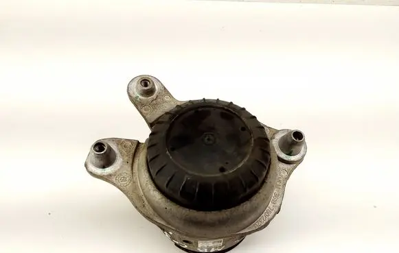 Mercedes-Benz C W205 Engine mount bracket A2132400500