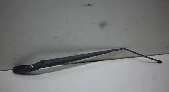 Front wiper blade arm