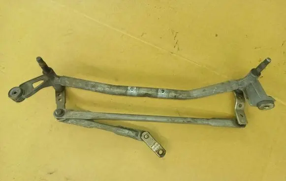 Renault Megane II Front wiper linkage 