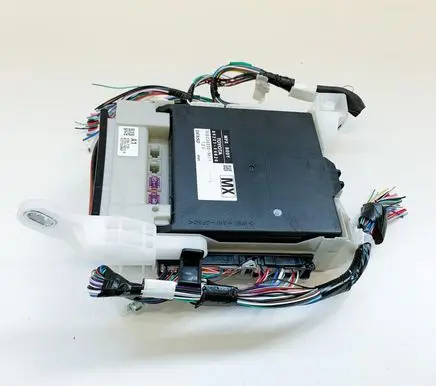 Toyota C-HR I Fuse box set 82672F4010 82730F4010B