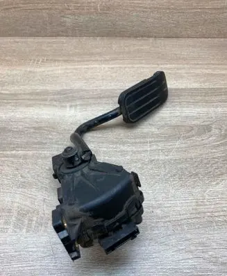 Volkswagen Sharan Accelerator throttle pedal 7M1721603 98VW9F836AA
