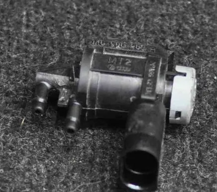 Audi Q5 SQ5 Turbo solenoid valve 1K0906283A