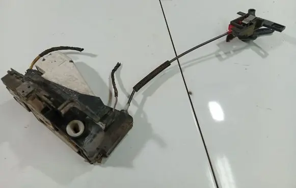 Ford Galaxy Front door lock 