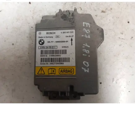 BMW 1 E81 E87 Airbag control unit/module 6960268 31696026800J 0285001531