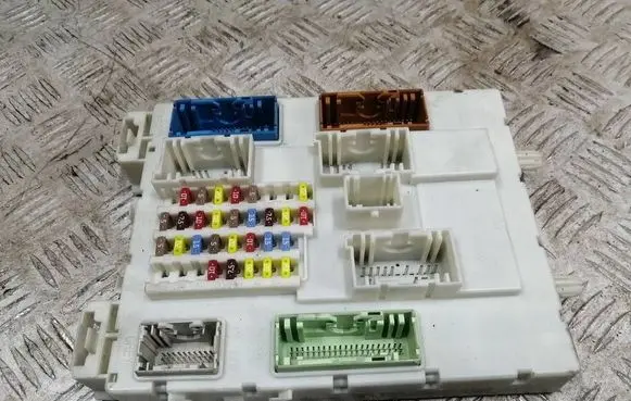Ford Focus Fuse module DM5T14014CKA