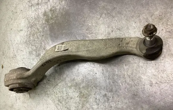 Mercedes-Benz CLS C218 X218 Front control arm A2123330097