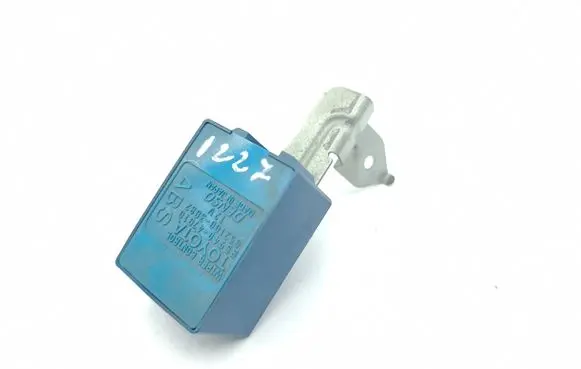 Toyota Prius (XW20) Window wiper relay 8594047010