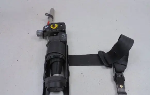 Volvo V50 Set of seat belts 30615571