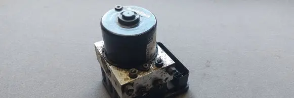 Volkswagen Golf IV ABS Pump 1C0907379L 1J0614117G