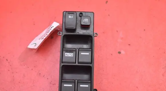 Honda Accord Electric window control switch C8H-HA4G-F52