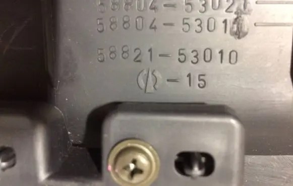 Lexus IS 200-300 Center console 5880453021 5882153010 5880453010