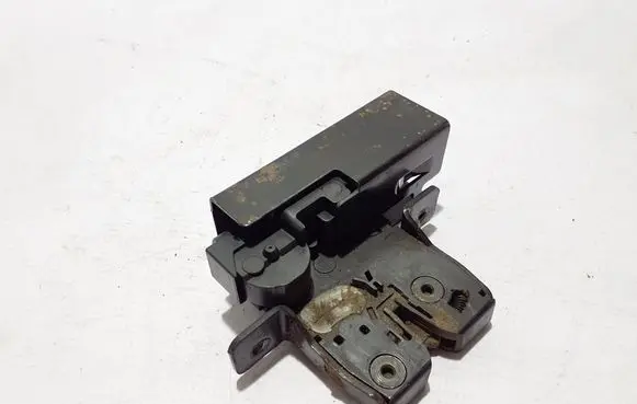 Loading door lock