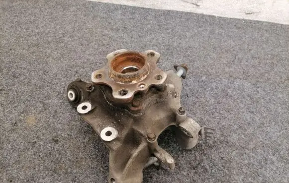 BMW 5 G30 G31 Rear wheel hub 6866338