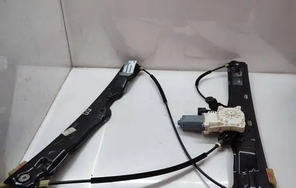 Land Rover Discovery Sport Front door window regulator with motor FK7223200AC