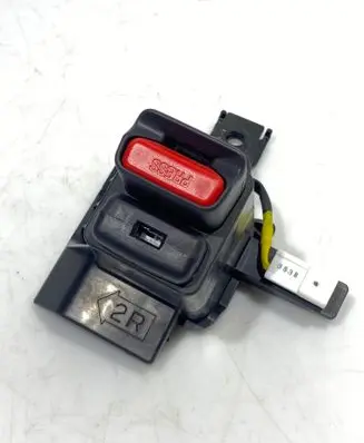 Toyota Corolla Cross Middle seatbelt buckle (rear) 1174205
