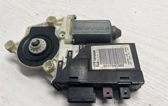 Citroen C5 Front door window regulator motor 9637541380