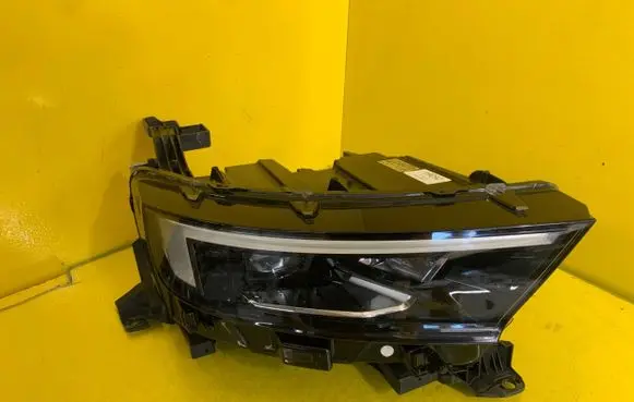 Opel Mokka B Headlight/headlamp 9834016680