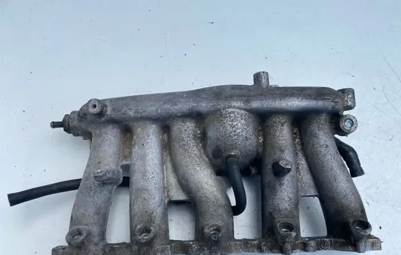 Volvo XC70 Intake manifold 09447005
