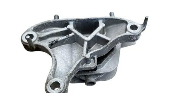 Opel Corsa F Engine mount bracket 9826551380