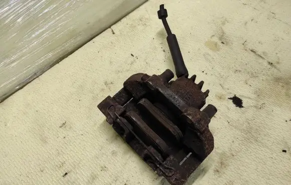 Citroen C4 Grand Picasso Front brake caliper