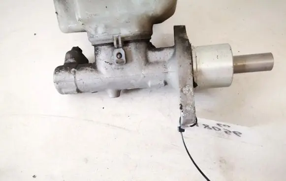 Skoda Octavia Mk2 (1Z) Master brake cylinder