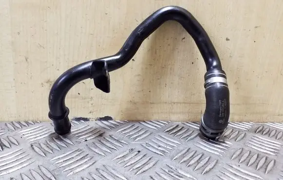 Volkswagen Touareg II Engine coolant pipe/hose 059103493A 059103227M