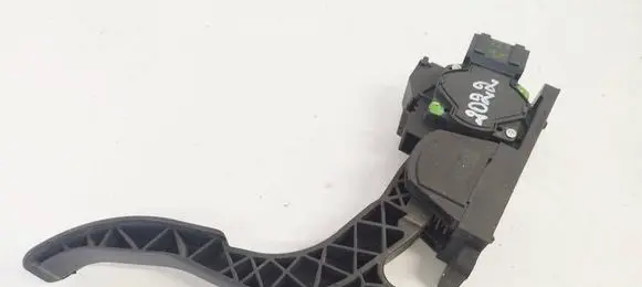 Skoda Octavia Mk1 (1U) Accelerator throttle pedal 1J1721503K