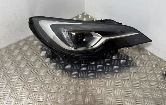 Opel Astra K Headlight/headlamp 7967200000 39228715 6519700000000X