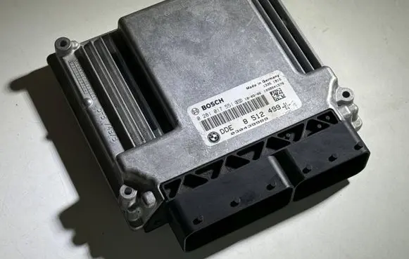 BMW 1 E81 E87 Engine control unit/module 8512499