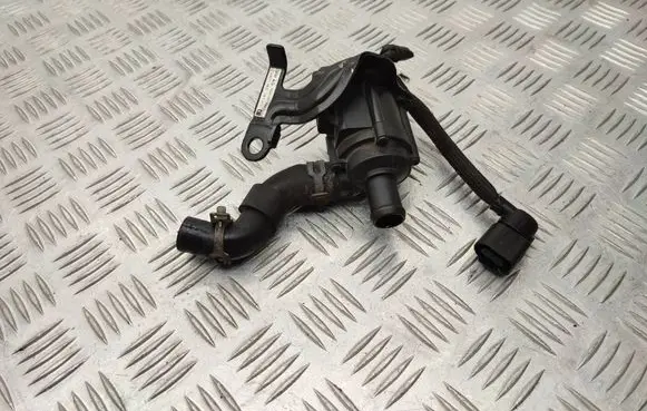 Skoda Octavia Mk3 (5E) Electric auxiliary coolant/water pump 5Q0965561B