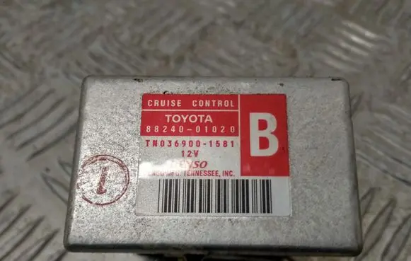 Pontiac Vibe Cruise control unit/module 8824001020 TN0369001581