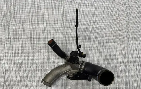 Intercooler hose/pipe