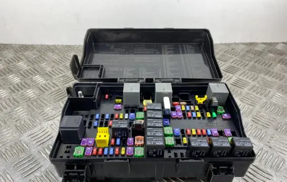 Jeep Grand Cherokee Fuse box set P68320921AB
