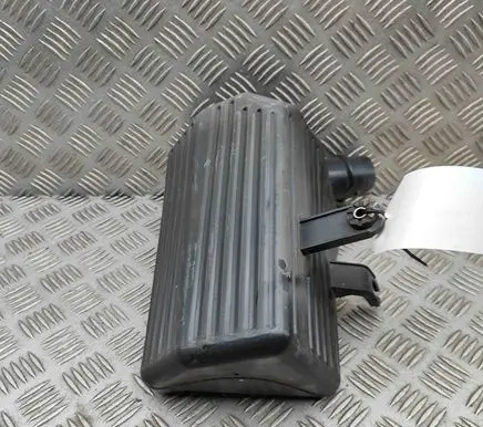 Suzuki Grand Vitara II Air intake duct part 1376178K00