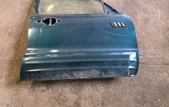 Mitsubishi Pajero Front door