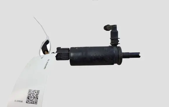 Volkswagen Golf V Headlight washer pump 3B7955681