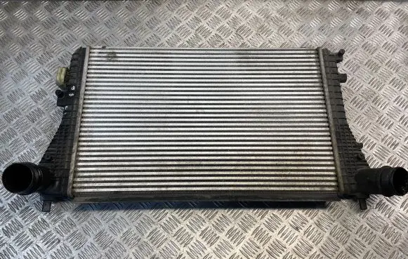 Volkswagen PASSAT B7 Intercooler radiator