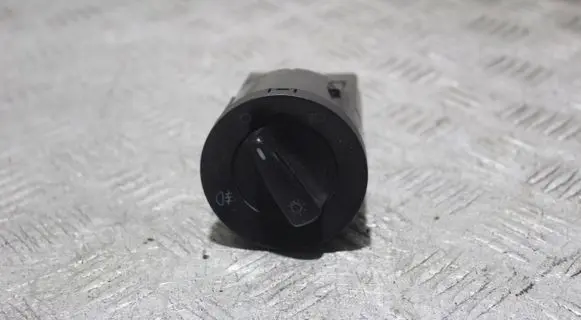 Skoda Fabia Mk2 (5J) Light switch 3B0941531