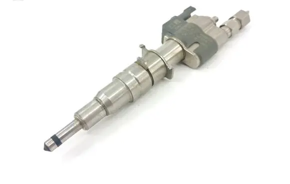 BMW 5 E60 E61 Fuel injector 7589048