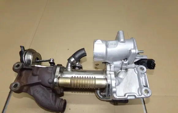 Renault Megane III EGR valve cooler 147355713