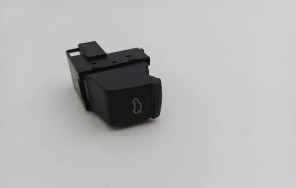 Volkswagen PASSAT B5.5 Tailgate opening switch 1J0959831A