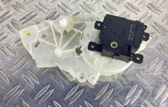 Lexus RC Air flap motor/actuator 0638001981